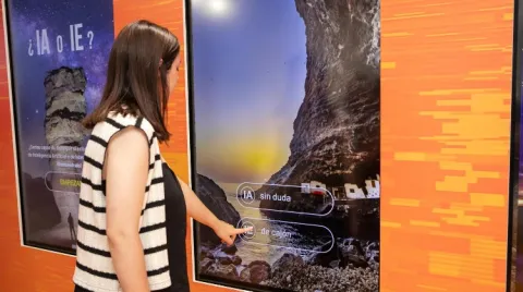 Acción de Islas Canarias en Gran Vía en la que reta a la Inteligencia Artificial 