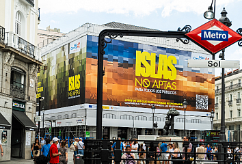 Campaña islas no aptas para todos los públicos desplegada en Madrid