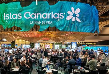 Reuniones de agentes del sector turístico en el estand de Islas Canarias en Fitur