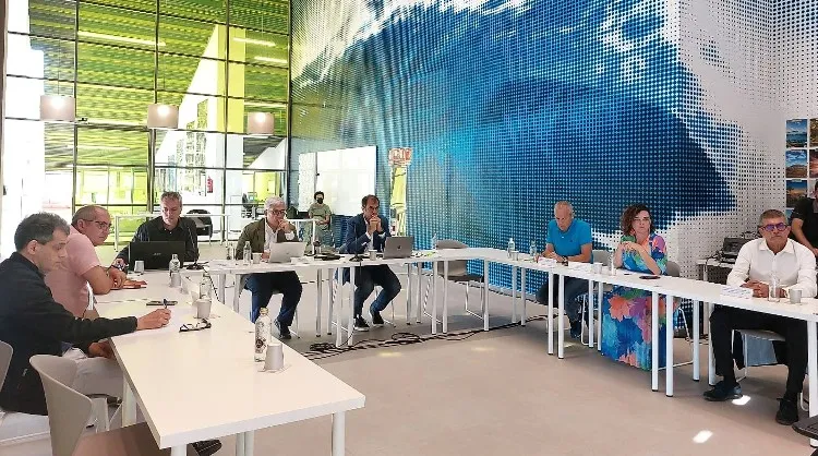 Reunión del Consejo Canario de Turismo en la que respalda la adhesión al acuerdo de Glasgow y el plan de descarbonización del sector